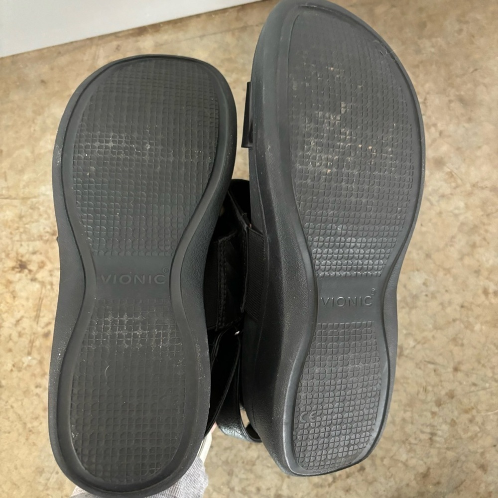 Vionic Karleen Black Sandals Size 9 - Picture 11 of 12